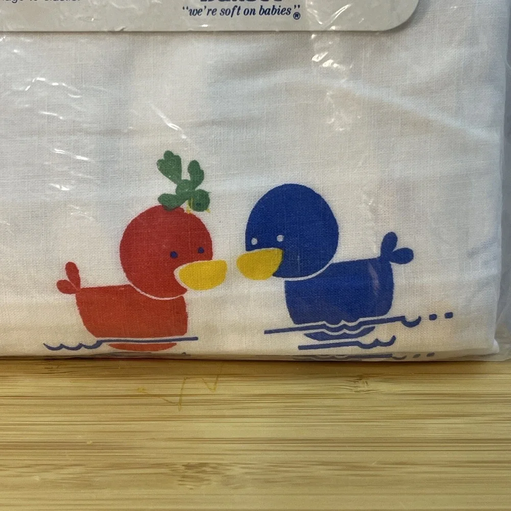 VTG Dundee Crib Sheet 28 X 52 IN Ducks Primary Colors NOS Stretch Ends‎